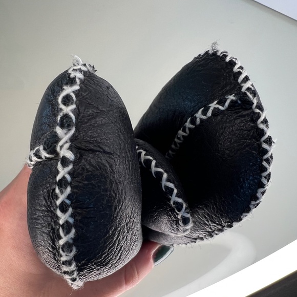 Ugg Mittens Mitts For Baby Infant Black Leather Knit Winter Mittens EUC - Picture 8 of 10